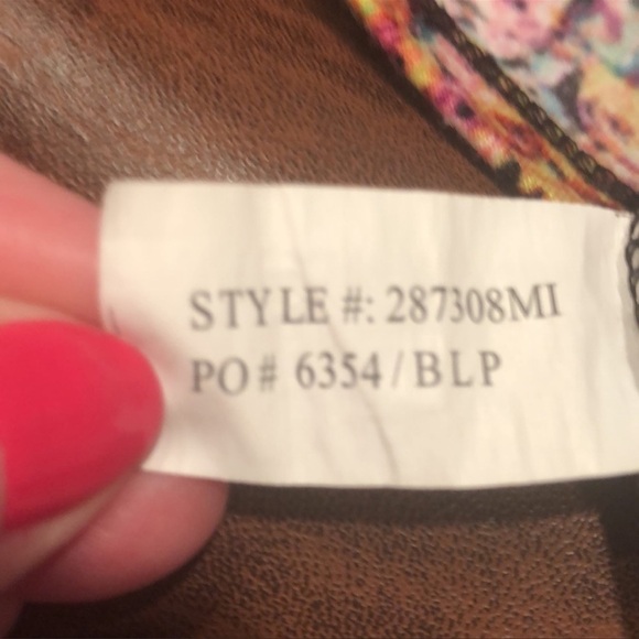 MATERIAL GIRL Vibrant Fun Print Crop Top! Size XS - Picture 6 of 6